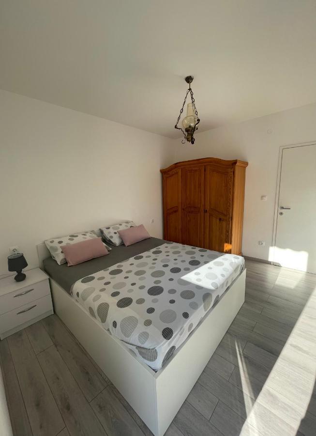 City Apartment Domagoj Омиш Экстерьер фото