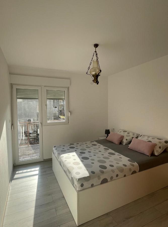 City Apartment Domagoj Омиш Экстерьер фото