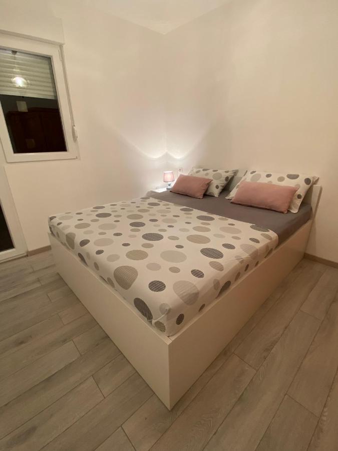 City Apartment Domagoj Омиш Экстерьер фото
